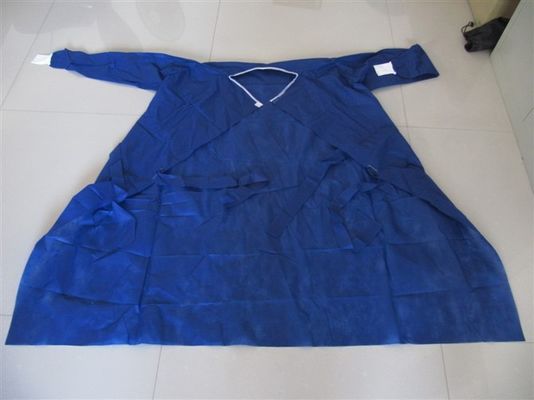 ชุดผ่าตัดแบบใช้แล้วทิ้งที่ปราศจากเชื้อ SMMS เสื้อผ้าทางการแพทย์ S - XL สำหรับการควบคุมการติดเชื้อ